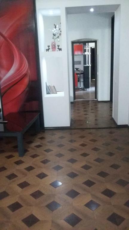 Апартаменти Біля Оперного І Форуму В Центрі Lviv Bagian luar foto